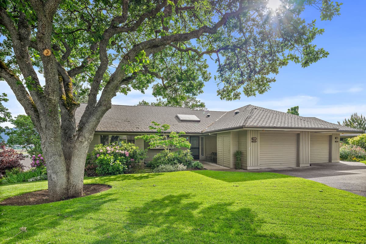 Exterior view of a Rogue Valley Manor cottage.